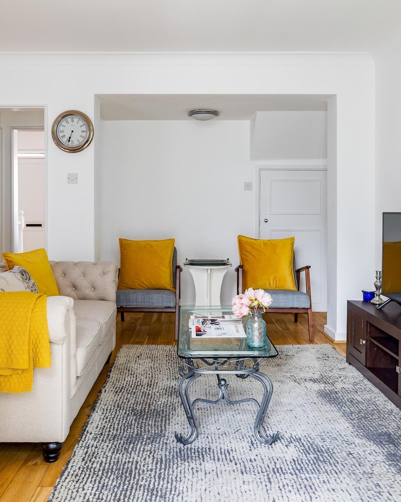 Duplex Apartment With Patio in Marylebone