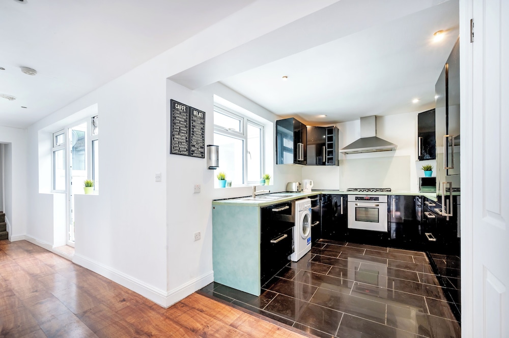 2 Bedroom flat in Putney by the river