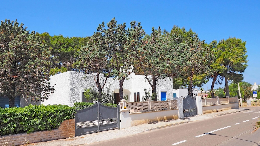Villa Marechiaro 50 m From the sea 3 Bedrooms 2 Bathrooms