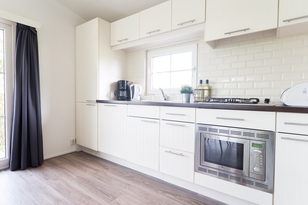 Detached Light Chalet With Dishwasher not far From Hoorn view 4