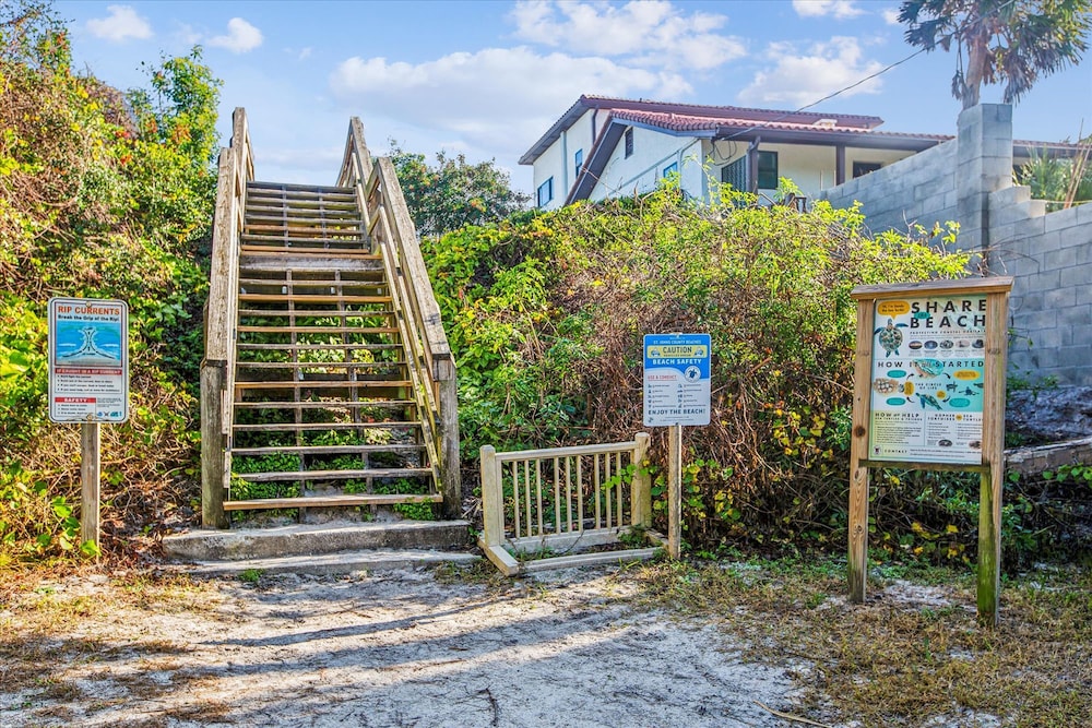 Pelican Inlet C222 in St Augustine