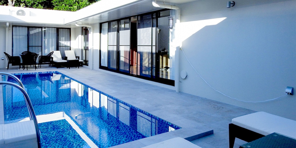 villa LIFE INDAH sumuide