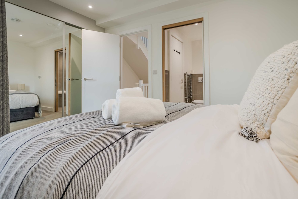 The Hidden Suite - 4BR Townhome Roof Top