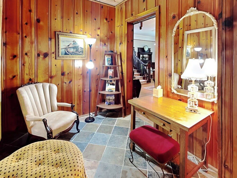 Victorian Rose by Ryson Vacation Rentals