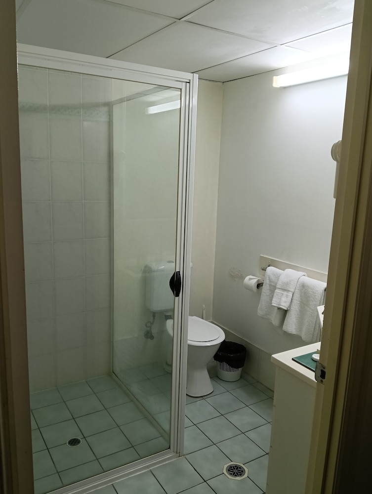 Bayswater Motel