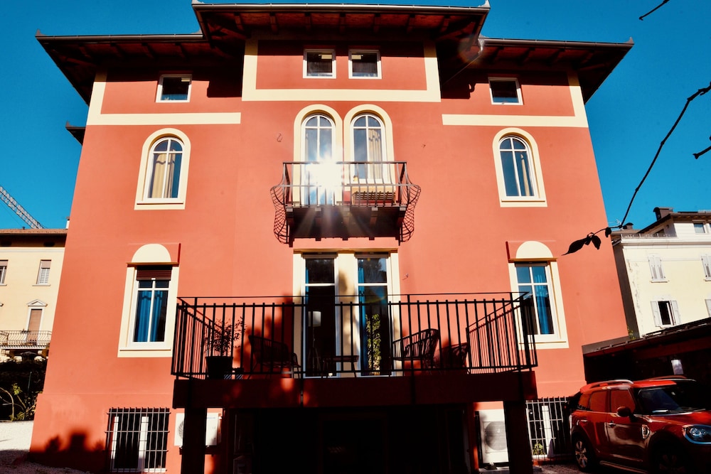 Nine Rooms Suites