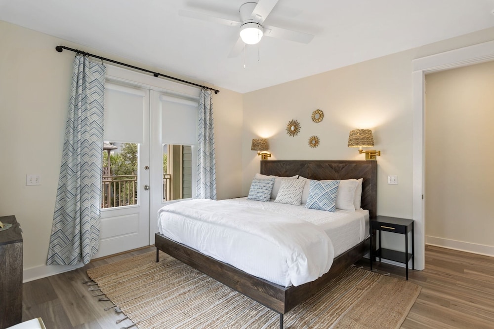 Good Day Sunshine by Avantstay Sleeps 16 Pool Private Beach Access