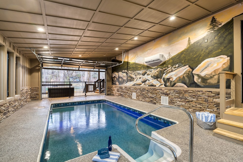 Indoor Pool Hot Tub Firepit Theater All-season Retreat Kings Crown by Avantstay