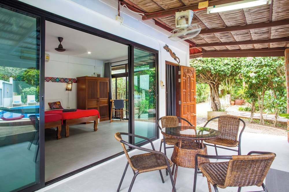 Villa With Private Pool and Mountain Views