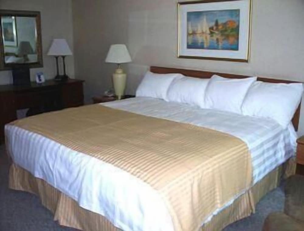 Watertown Vacations - Ramada by Wyndham Watertown/Thousand Islands NY - Property Image 22