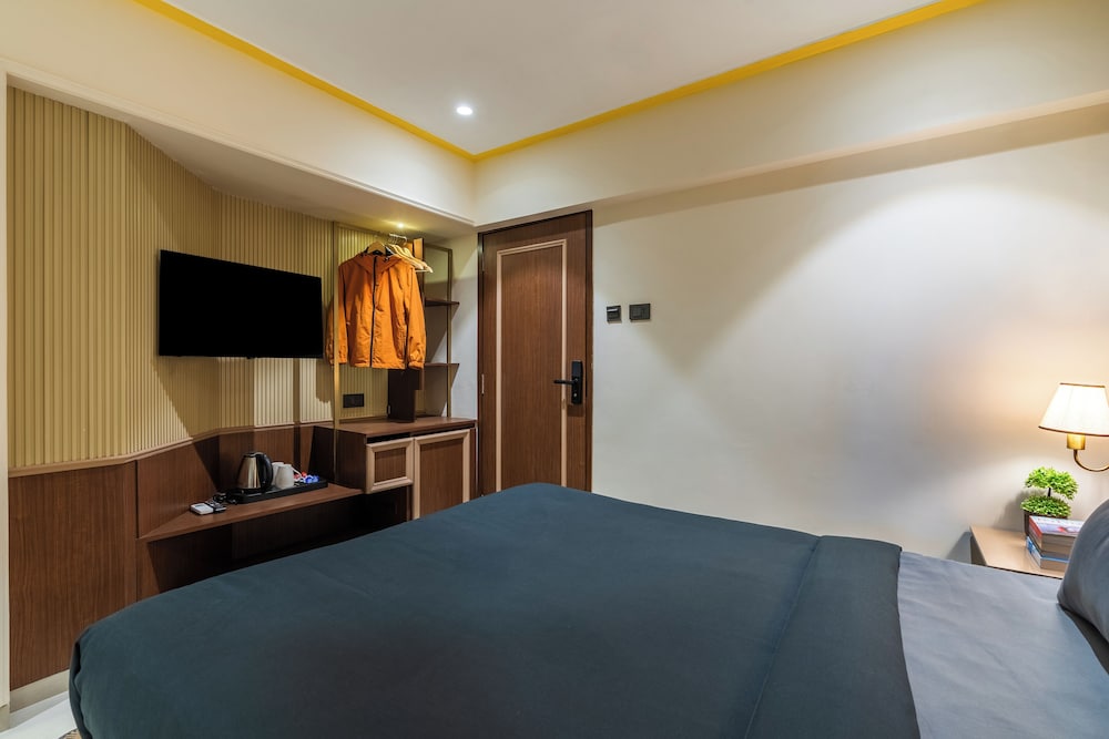 The Hosteller Mumbai, International Airport