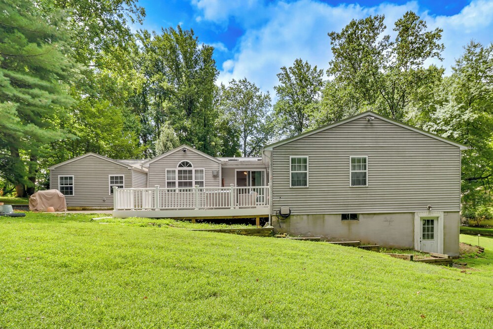 Family-friendly Home w/ Grill: 15 Mi to Baltimore! view 3