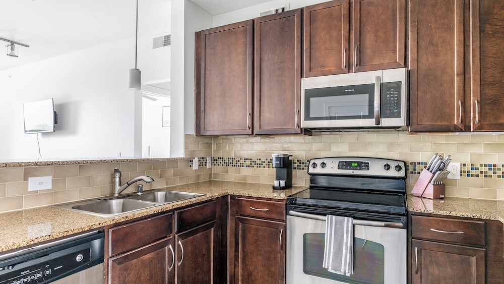 Landing Apartments - North Dallas