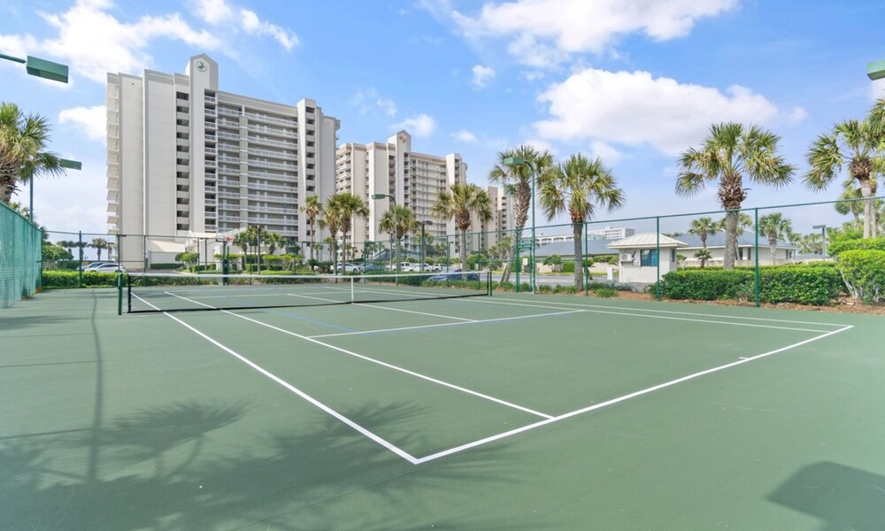 Pelican Pointe 1203