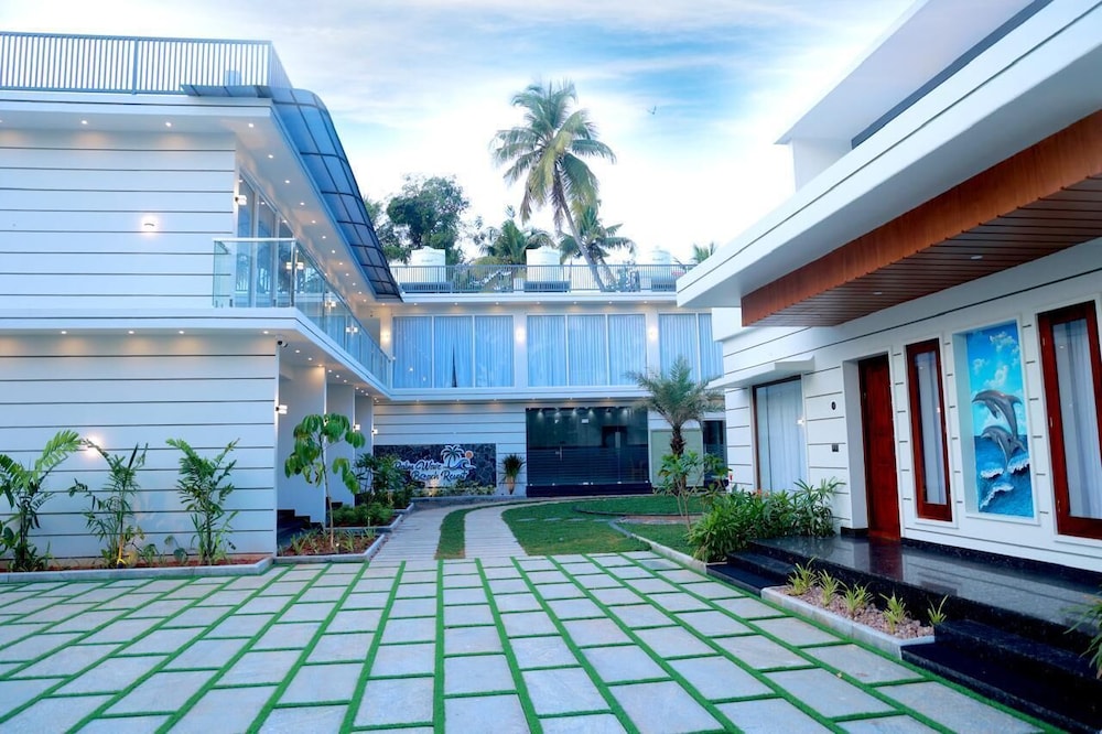 Palm Wave Beach Resort