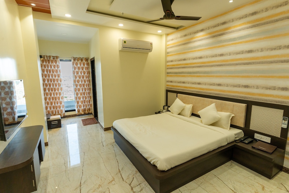 Bikaner Vacations - Dharti Dhora Ri - A Sand Dune Resort - Property Image 19