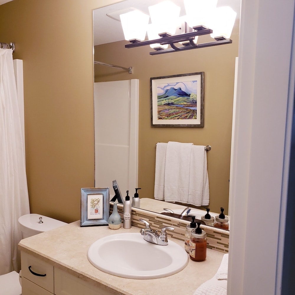 Vernon Vacations - OKeefe's Landing Bed  Breakfast - Property Image 25