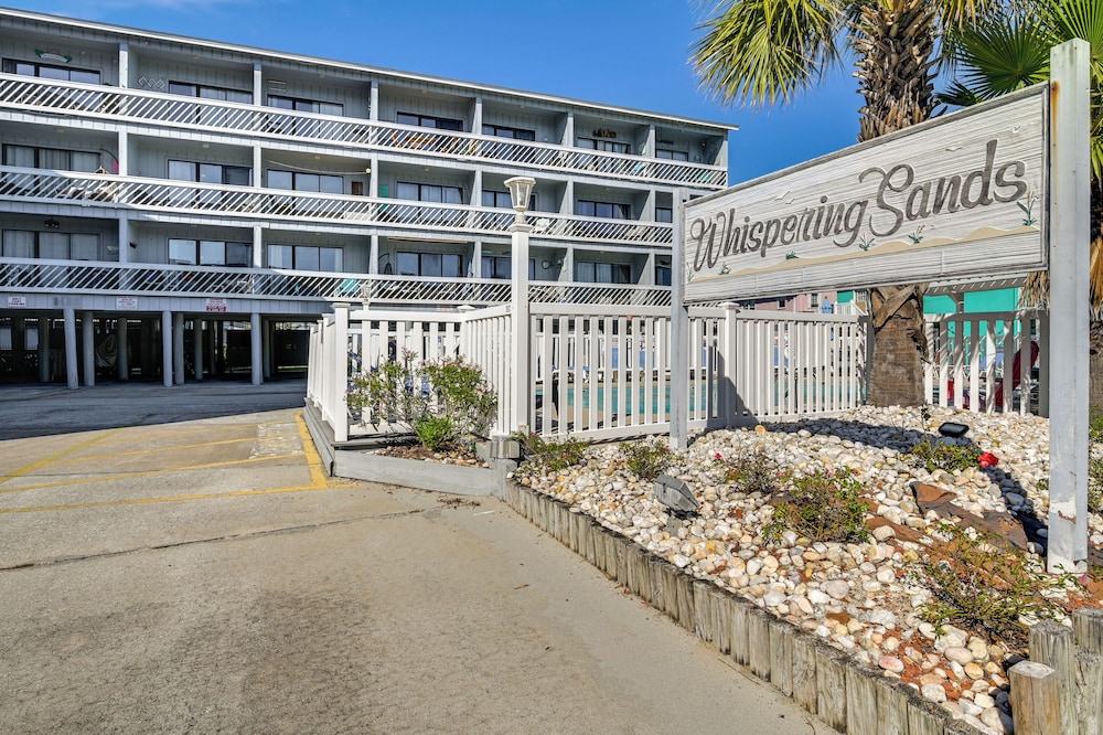 Walk to Beach: Top-floor Condo in Murrells Inlet