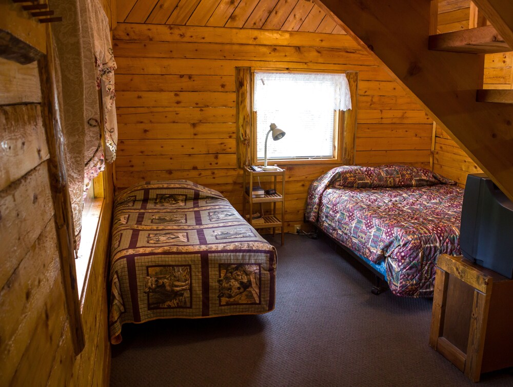Midnight Sun Log Cabins