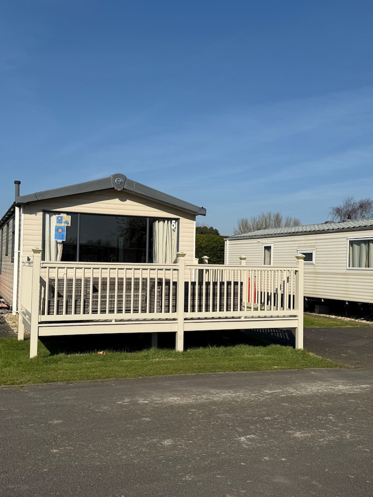 Sunny Chalet Retreat in Skegness