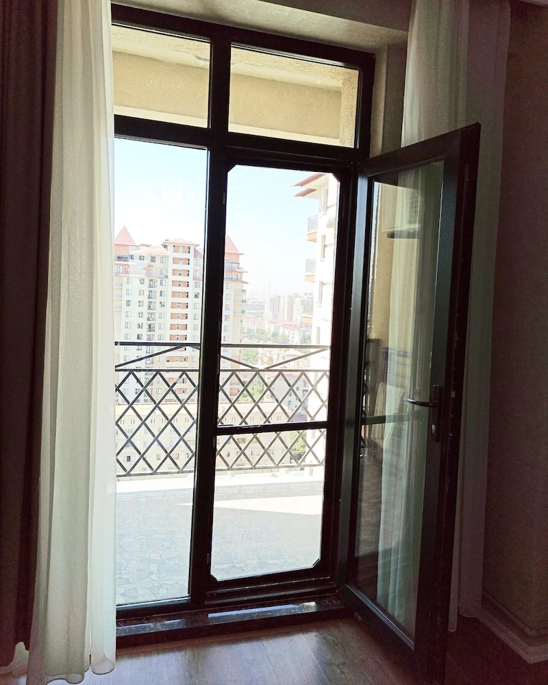 Prestigious apartment near the metro
