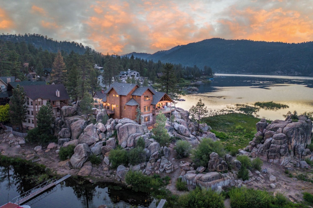 Boulder Cove Lakefront Estate