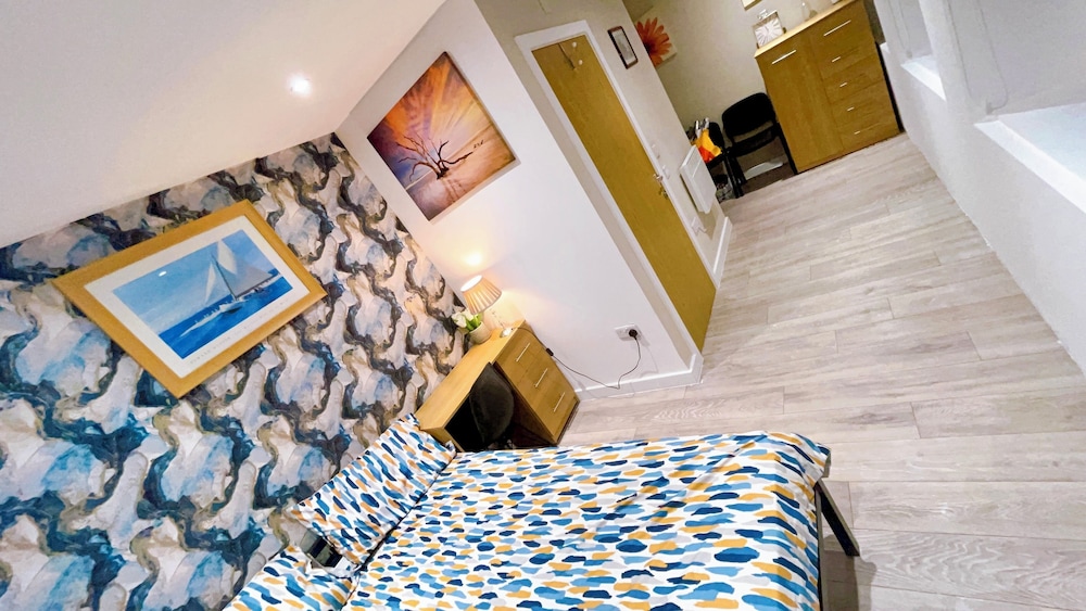 Room in Studio - One Studio Bradford City Center