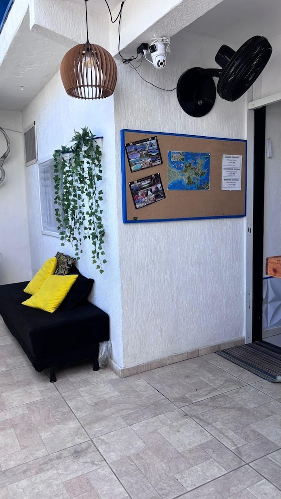 Primos Hostel & House