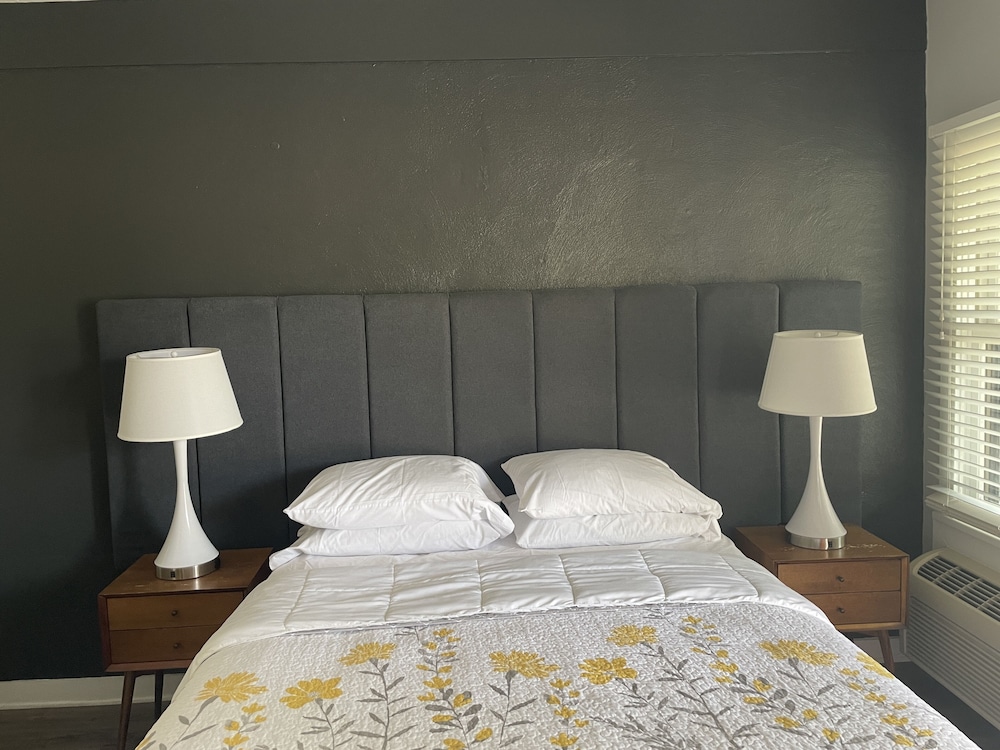 Blue Star Motel