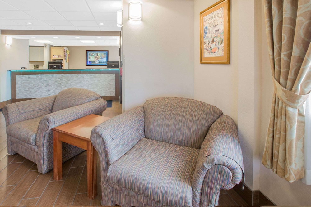 Days Inn by Wyndham Hillsdale - Property Image 22