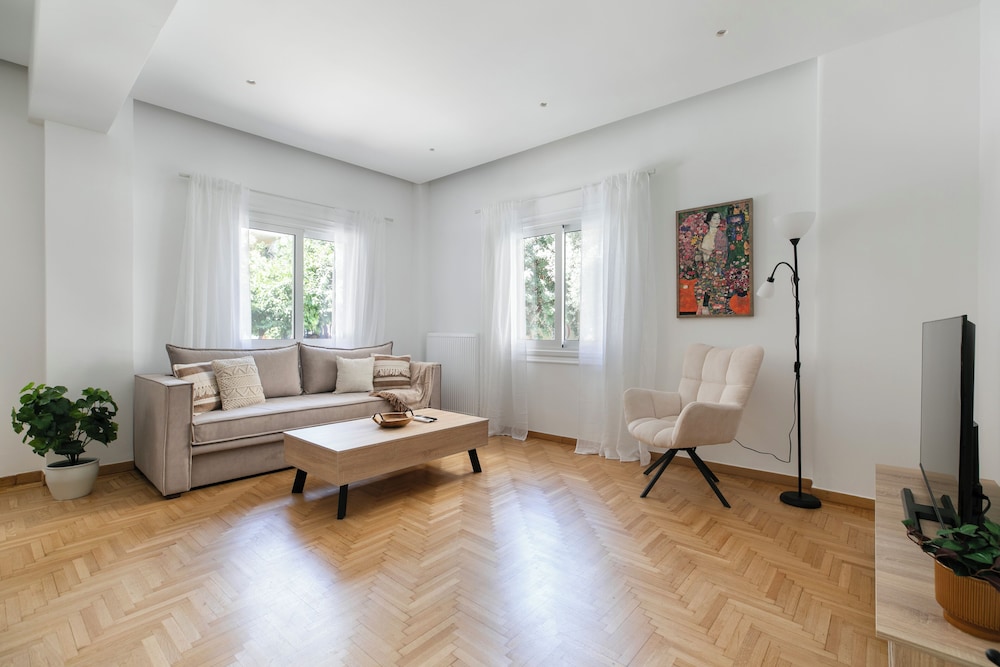 Anatoli - Athenian 2-BR Apartment in Athens