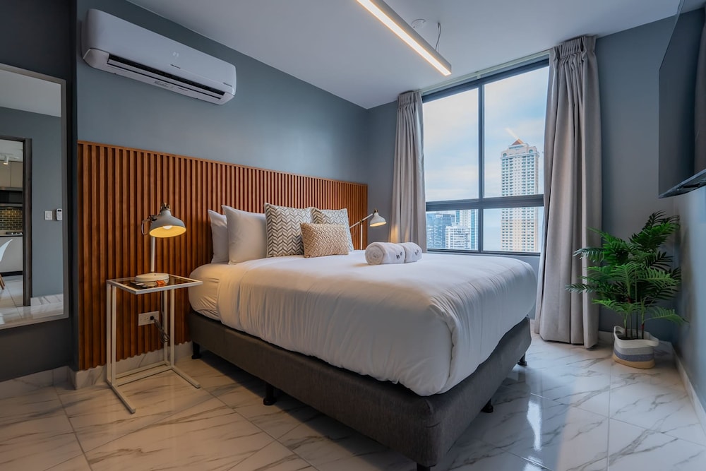 w Majestic 1BR w Beautiful View in Calle 50