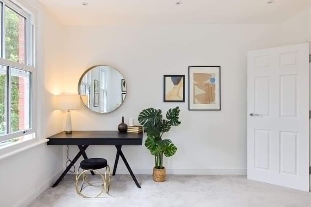The Shepherd s Bush Wonder - Trendy 4bdr Home With Garden Terrace