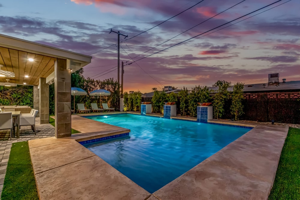 NEW The Kensington Custom Pool Al-fresco Living