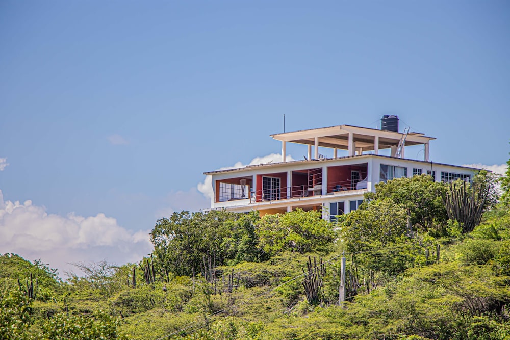 Welcoming Vibes Beach view 3