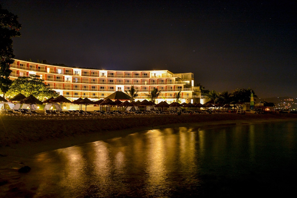 Jamaica Vacations - Grand Decameron Cornwall Beach, A Trademark All-Inclusive Resort - Property Image 34