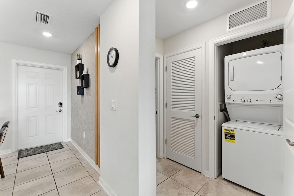 Elegant 2BR in Storey Lake Top Location