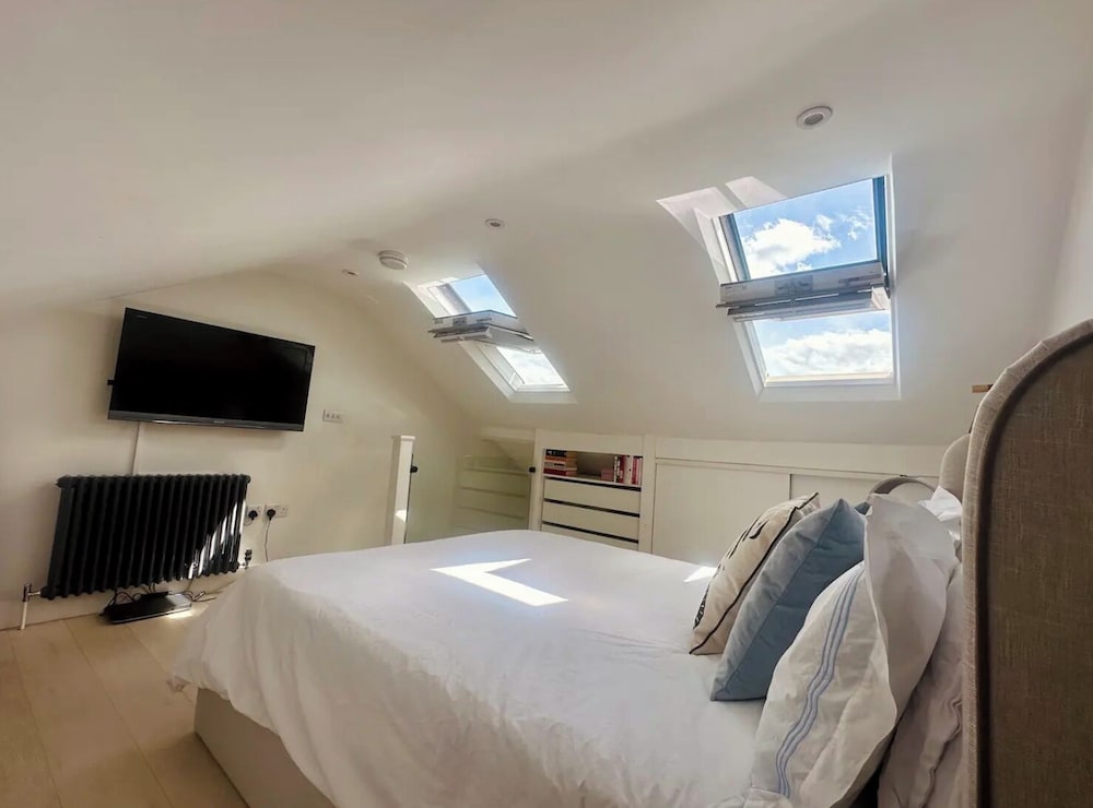 Townhouse by Notting Hill - Sleeps5/petsok/tv/wifi