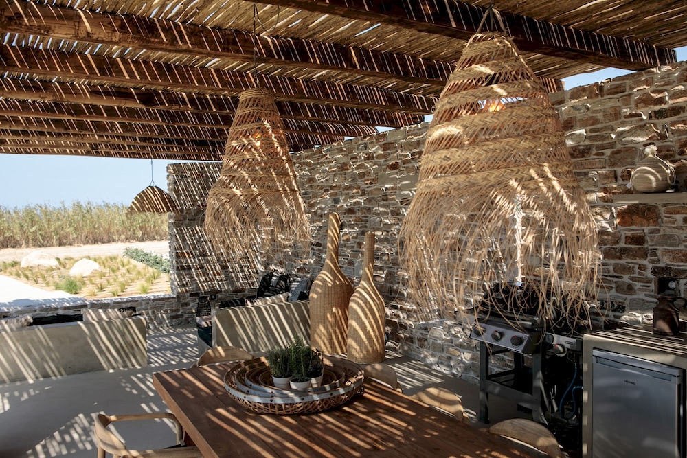 Villa Anamnisis With 5 Bedrooms and 5 5 Bathrooms