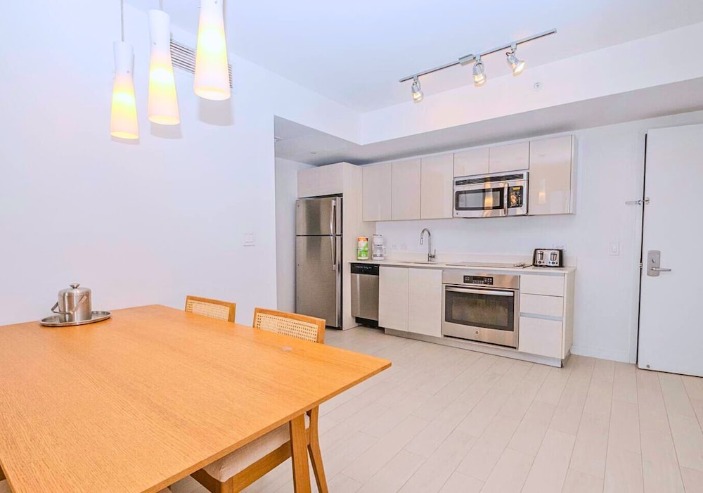 Luxury Ocean Views Apt 1208
