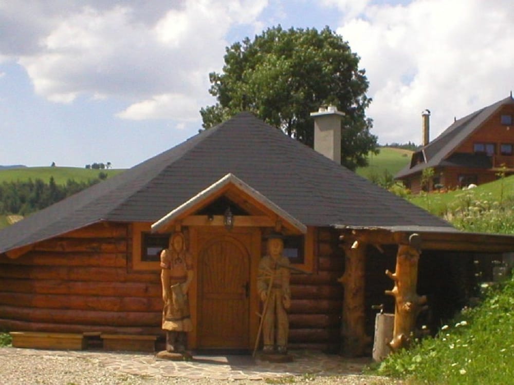 Koliba Josu Zuberec view 4