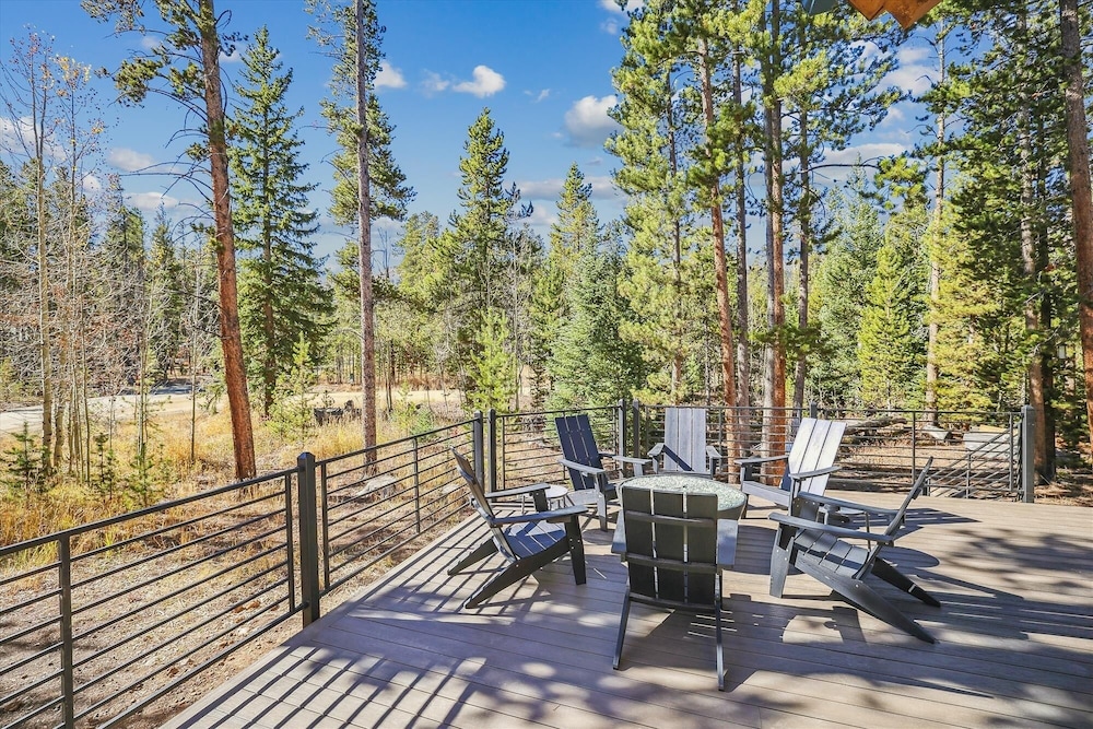 American Way Chalet 5 Bedroom Home