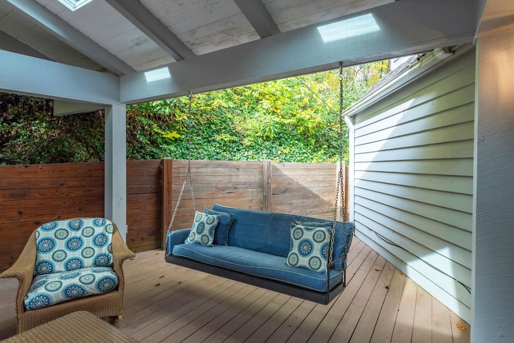Riverfront Sanctuary Your Mountain Getaway