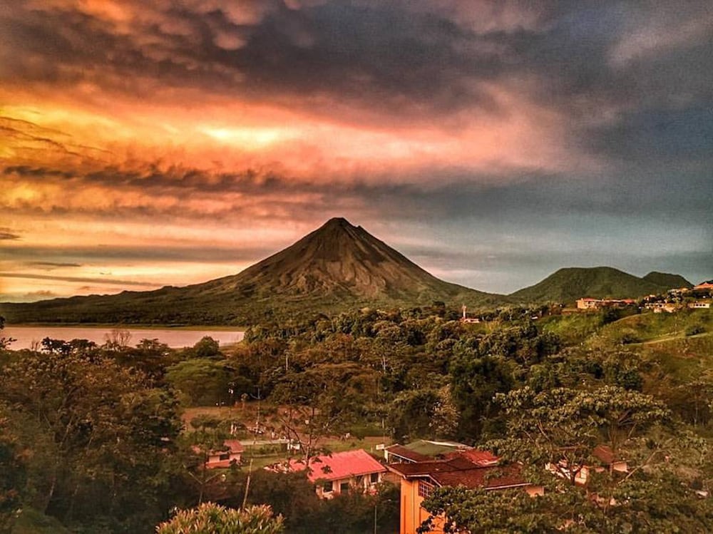 Encantada Guest House: Spectacular View & Excellent Reviews
