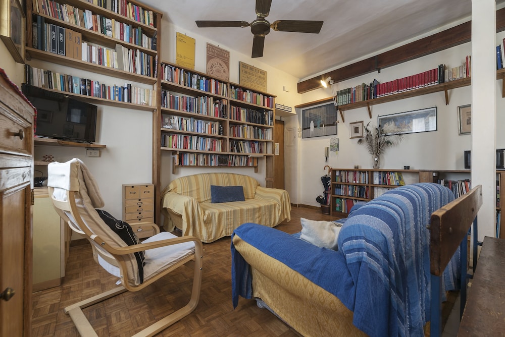 San Lorenzo Wooden Flat