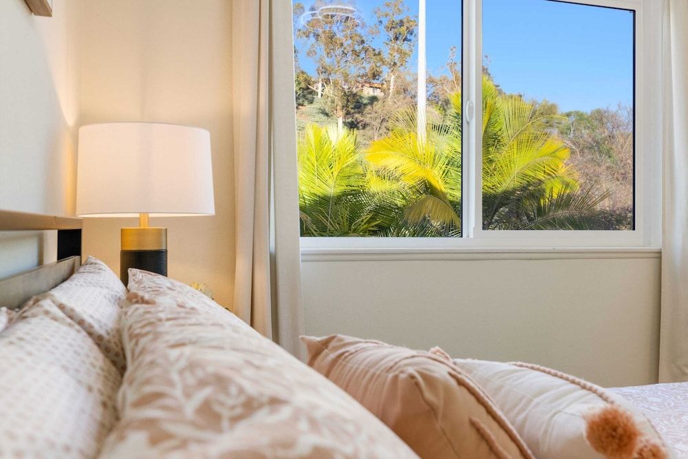 @ Marbella Lane - Cozy Gem Near Nature Trails