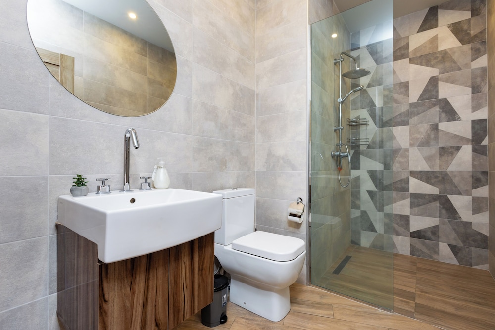 Apartments by Luxe Group DE114