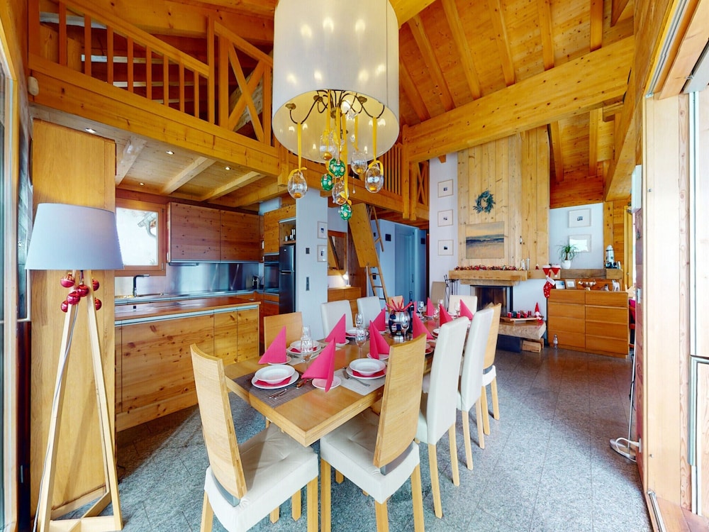 Etoiles des Neiges Luxe & Jacuzzi Chalet