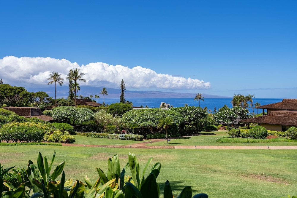 Kaanapali Plantation 3 bedroom 2.5 baths OceanView 3 Condo by RedAwning view 4