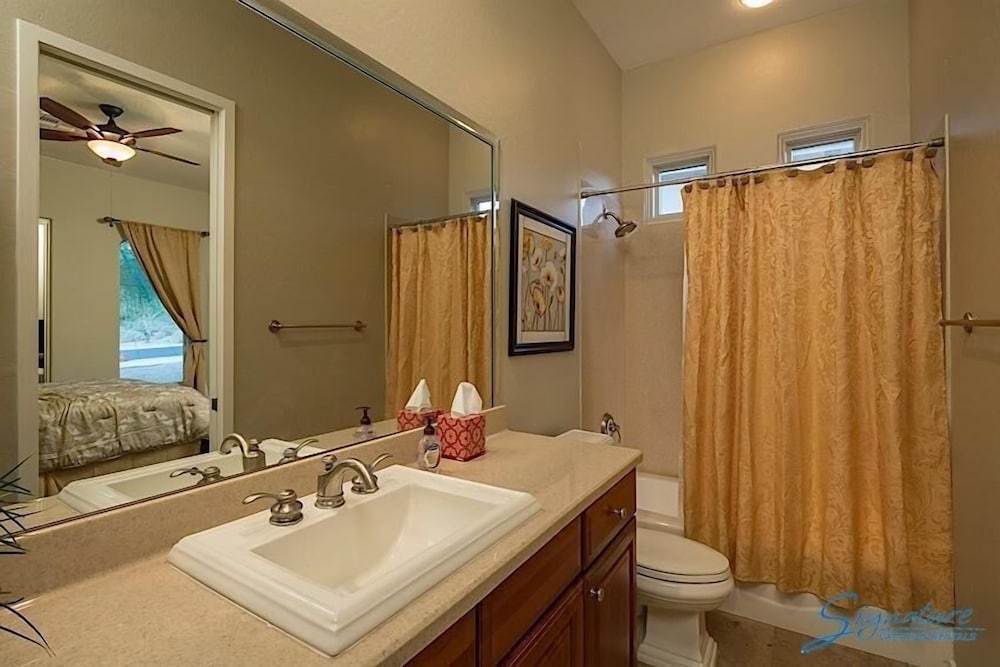 South by Southwest - Signature Vacation Rentals